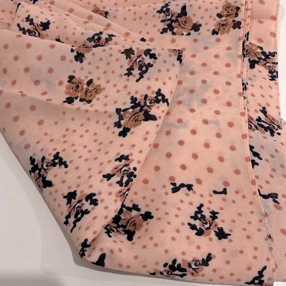 SCARF Brand New. Gorgeous Print. Melon Colour - Picture 3 of 5